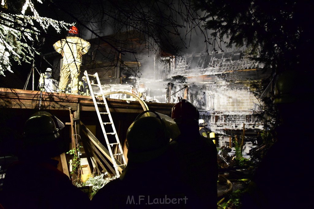 Grossfeuer Einfamilienhaus Siegburg Muehlengrabenstr P0415.JPG - Miklos Laubert